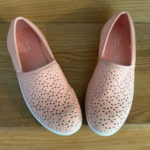 Clark Women’s CloudSteppers Peach Slip on Shoes in Size 8M